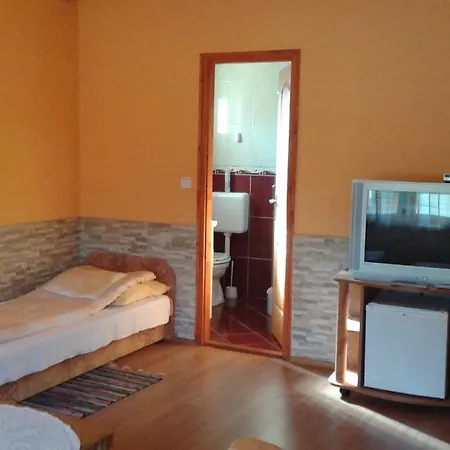 Gerendas Vendeghaz Guest house Kerecsend
